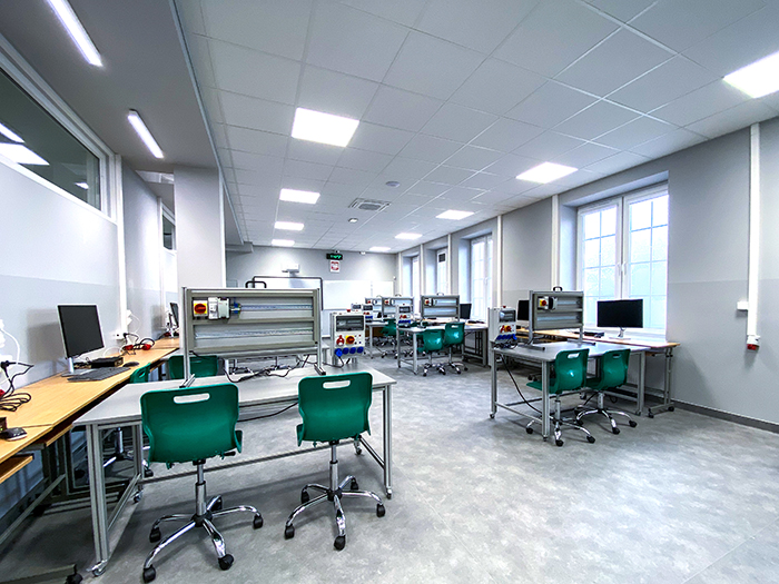 Branżowe Centrum Umiejętności &ndash; pracownia elektroniki i montażu (Fot. Bosch Rexroth Sp. z o.o.)