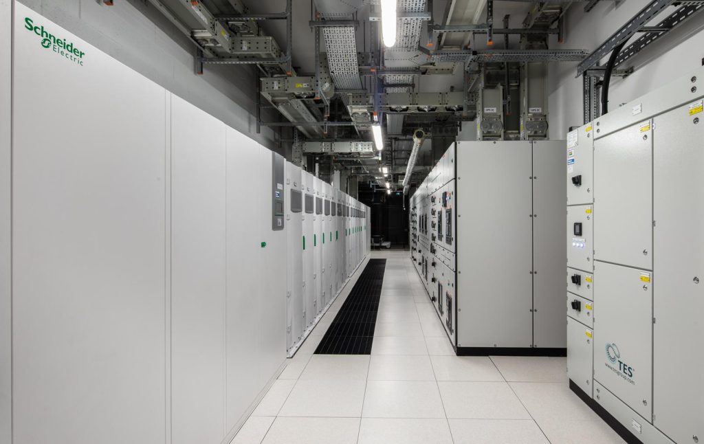 Digital Realty i Schneider Electric realizują projekt gospodarki o obiegu zamkniętym (GOZ) dla centrów danych