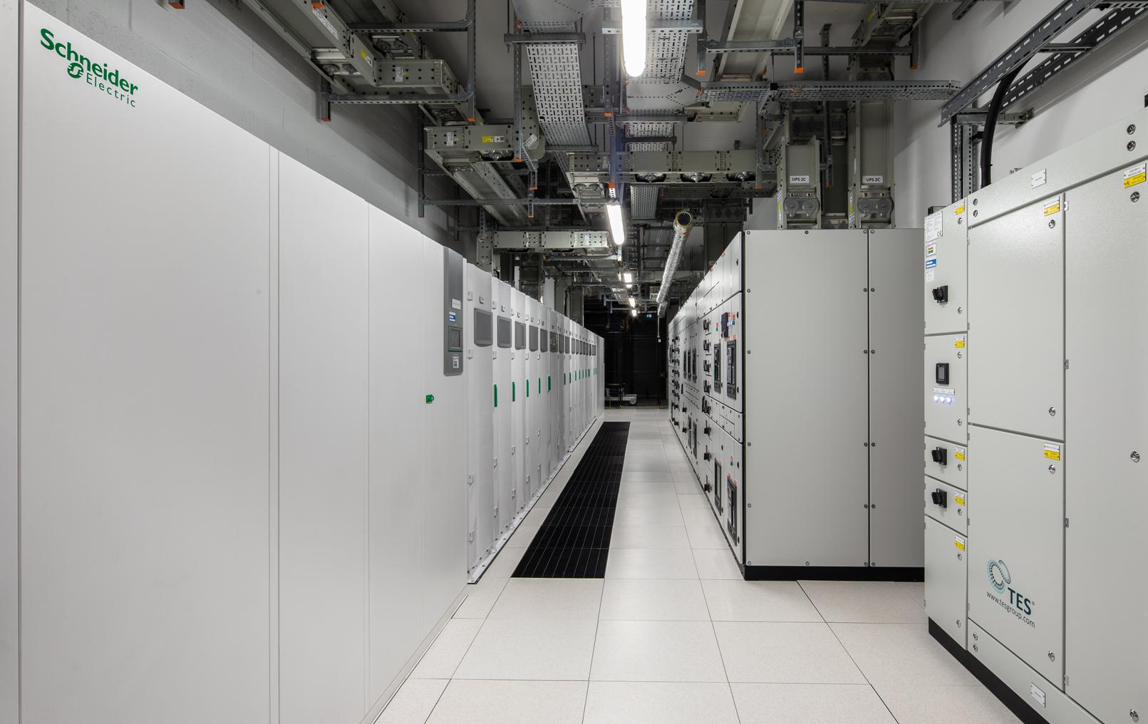Digital Realty i Schneider Electric realizują projekt gospodarki o obiegu zamkniętym (GOZ) dla centrów danych