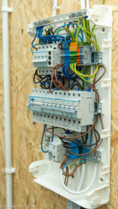 Złoty Bezpiecznik 2025: Konkurs techniczny dla młodych elektryków łączący edukację z przemysłem