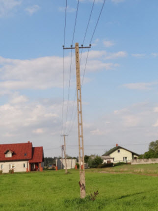 Zdjęcie słupa linii napowietrznej nN