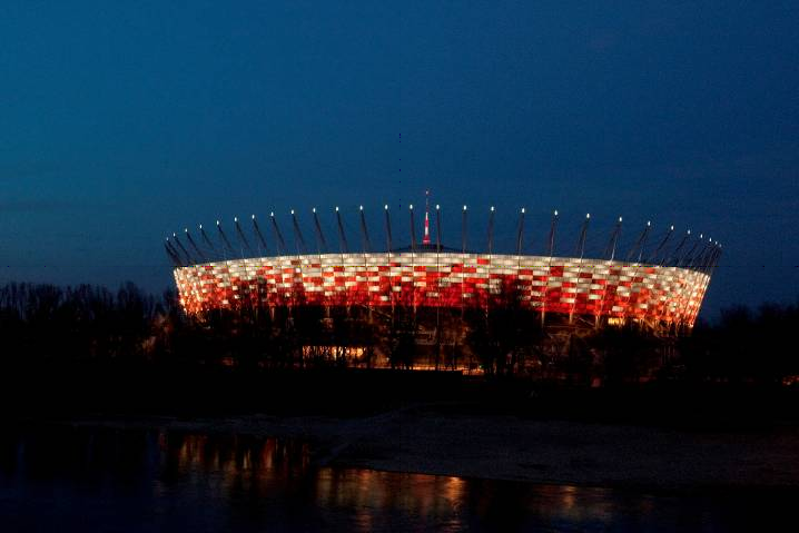 Podczas Mistrzostw Europy w Piłce Nożnej w 2012 roku wyróżniającym się budynkiem był Stadion Narodowy w Warszawie, do którego najnowocześniejsze rozwiązania technologiczne w zakresie oświetlenia zostały dostarczone przez firmę OSRAM Stadion Narodowy