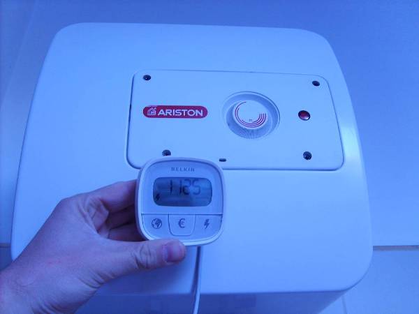 pomiar zużycia energii przez piecyk elektryczny