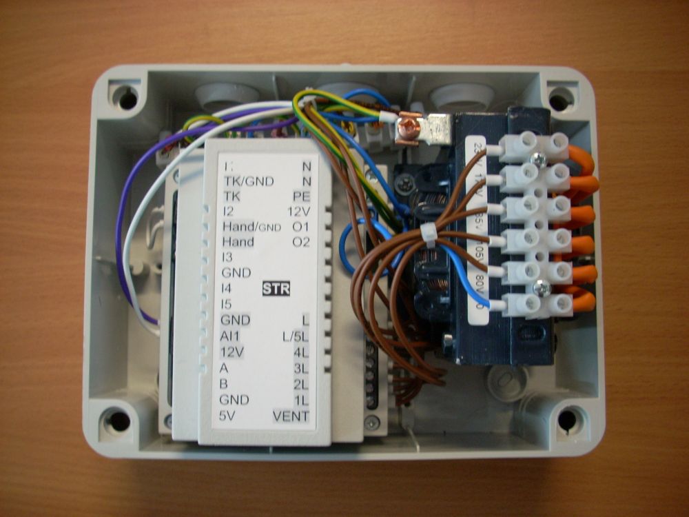 Regulator napięcia STR firmy Bartosz