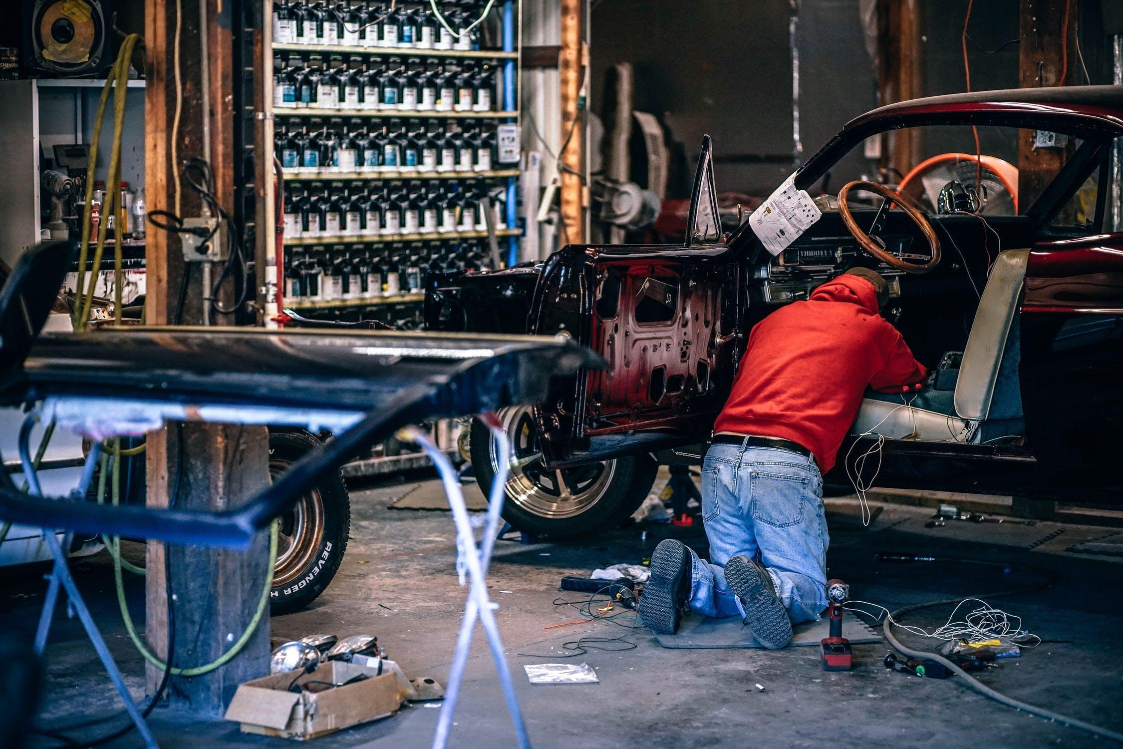 W warsztacie wykorzystywane jest wiele urządzeń na sprężone powietrze