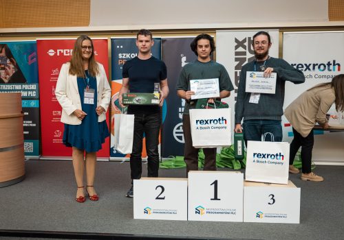 Laureaci kategorii konkursowej ctrlX AUTOMATION VIII Mistrzostw Polski Programistów PLC: I miejsce - Kacper Szafrański, II miejsce Rafał Czemplik, III miejsce Krzysztof Budzisz. (Zdjęcie: PLC Expert)