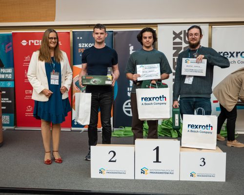 Laureaci kategorii konkursowej ctrlX AUTOMATION VIII Mistrzostw Polski Programistów PLC: I miejsce - Kacper Szafrański, II miejsce Rafał Czemplik, III miejsce Krzysztof Budzisz. (Zdjęcie: PLC Expert)