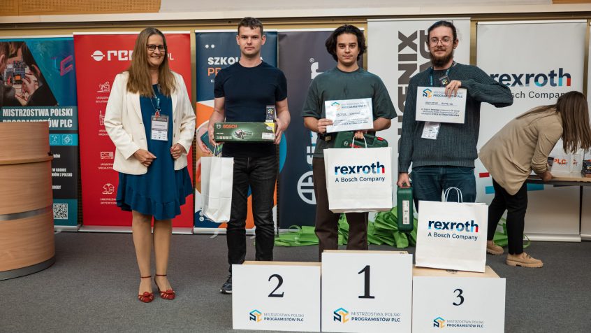 Laureaci kategorii konkursowej ctrlX AUTOMATION VIII Mistrzostw Polski Programistów PLC: I miejsce - Kacper Szafrański, II miejsce Rafał Czemplik, III miejsce Krzysztof Budzisz. (Zdjęcie: PLC Expert)