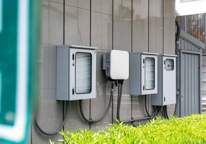 Nowe unijne porozumienie zakłada skokowy rozwój BESS. Ekspert SMA Solar Technology wyjaśnia, dlaczego o rentowności magazynów energii zdecyduje technologia.
