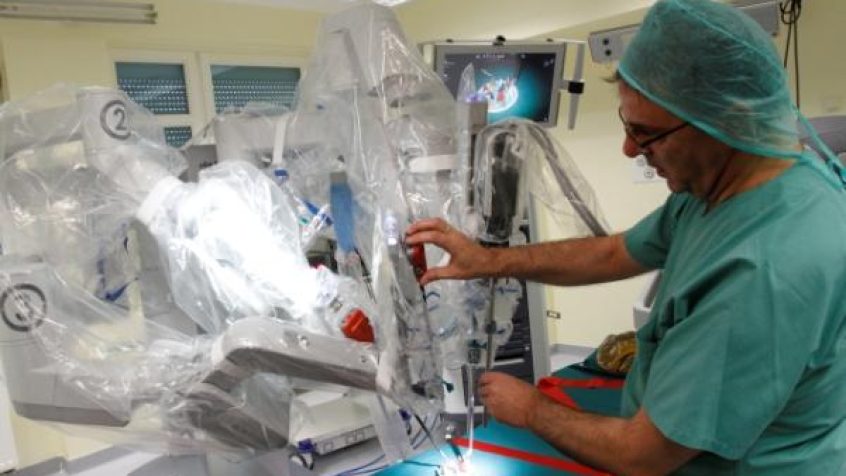 W Wojewódzkim Szpitalu Specjalistycznym rozpoczął pracę pierwszy w Polsce robot operacyjny da Vinci. Daje on możliwość leczenia chorych z zastosowaniem najnowszych osiągnięć chirurgii małoinwzyjnej.