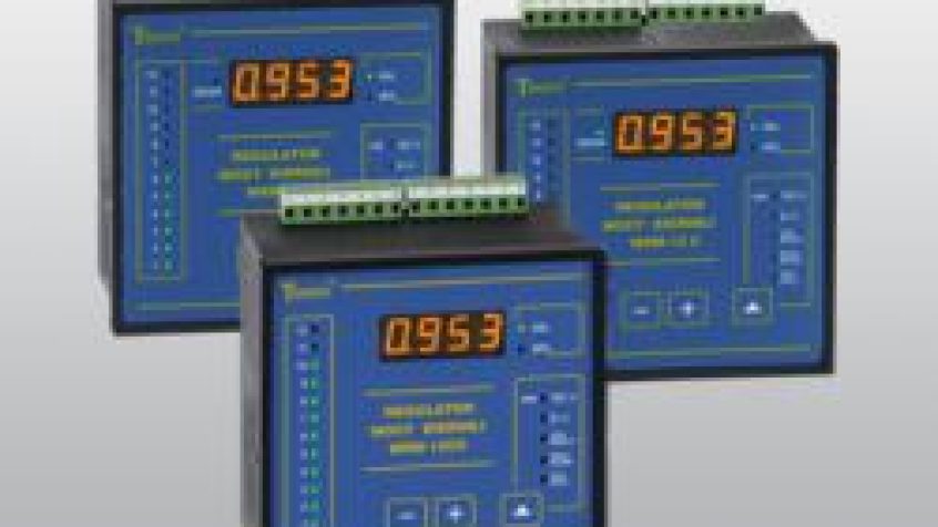 Mikroporcesorowy Regulator Mocy Biernej MRM-12C/CS