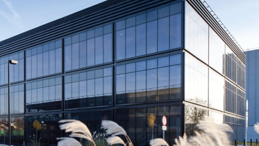 Innowacyjna platforma EcoStruxure for Building do efektywnego zarządzania obiektem w Centrum Zaawansowanych Materiałów i Technologii CEZAMAT