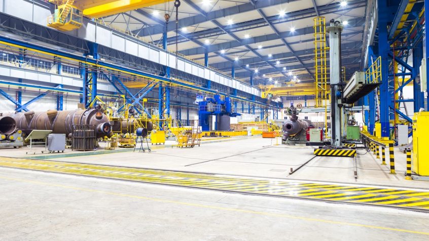 Nowoczesne oświetlenie obiektów przemysłowych lampami High-bay LED