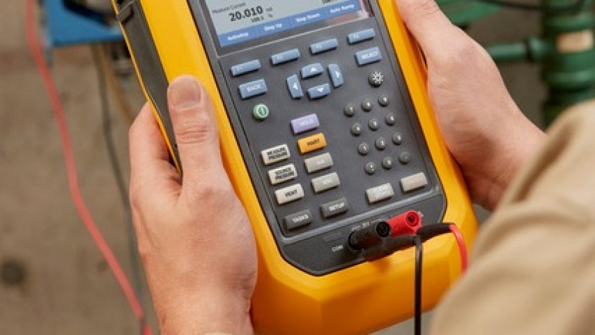 Automatyczny kalibrator ciśnienia Fluke-729 300 FC