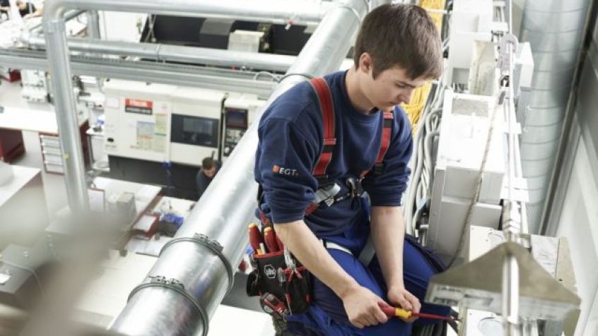 Wiha życzy elektrykom bezpiecznych i niezawodnych narzędzi