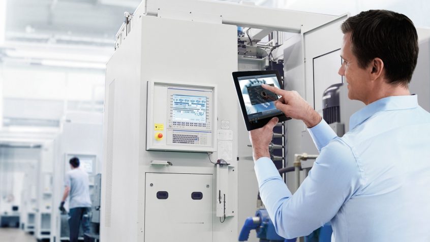 Bosch Rexroth łączy obrabiarki z interfejsem umati poprzez  oprogramowanie IoT gateway oraz digitalizuje wszystkie napędy
