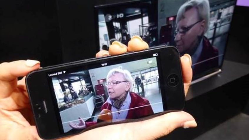 TV Anywhere", która umożliwia streamowanie materiału (również na żywo) za pośrednictwem sieci Wi-Fi/3G.
