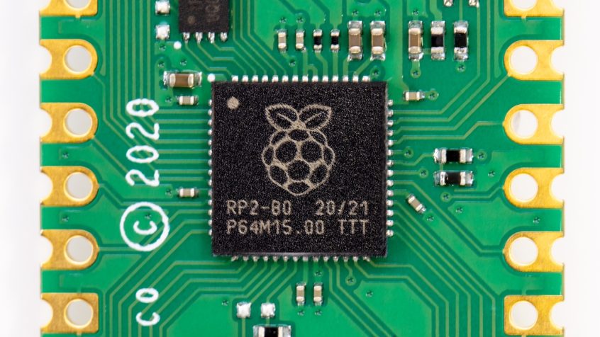 Układ RP2040 zaprojektowany przez Fundację Raspberry dostępny  jako samodzielny podzespół