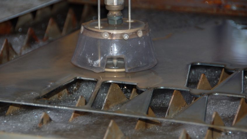 Cięcie strumieniem wody. Maszyna WATERJET