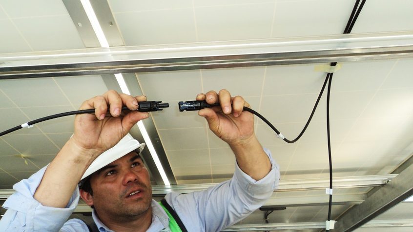 Inżynier elektryk praca instalacje fotowoltaiczne