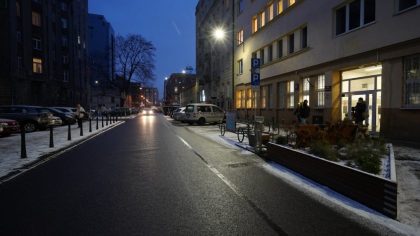 Modernizacja oświetlenia w Warszawie: Oprawy SAVA świecą już w pierwszych 4 dzielnicach