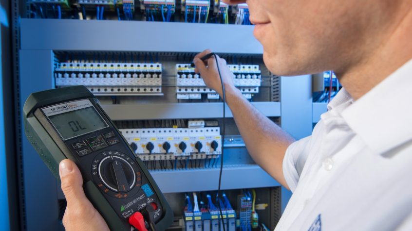 Przeglądy i pomiary instalacji elektrycznych