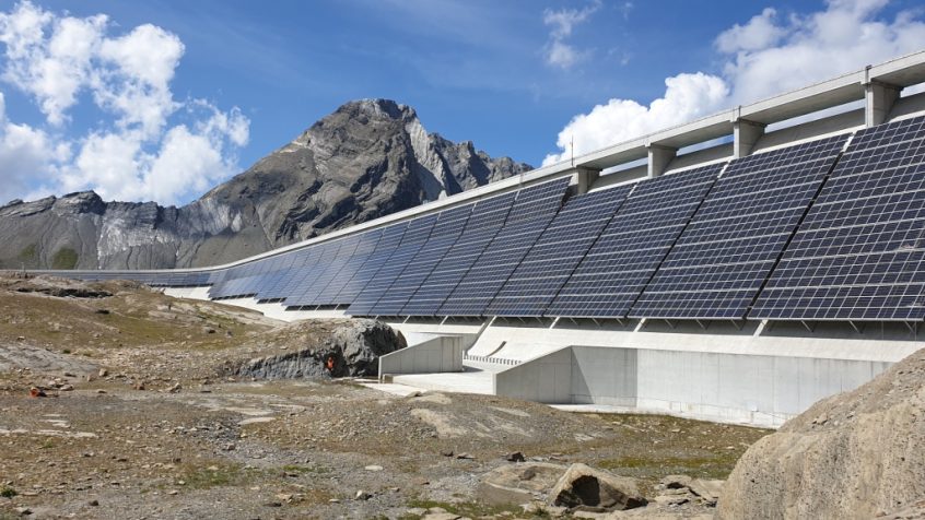 AlpinSolar - największa górska elektrownia PV w Szwajcarii już w pełni gotowa do działania