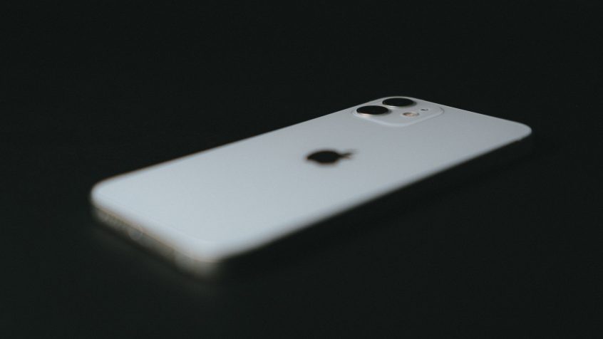 Kiedy naprawa iPhone'a jest opłacalna?