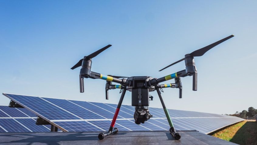 Dron do inspekcji instalacji fotowoltaicznej