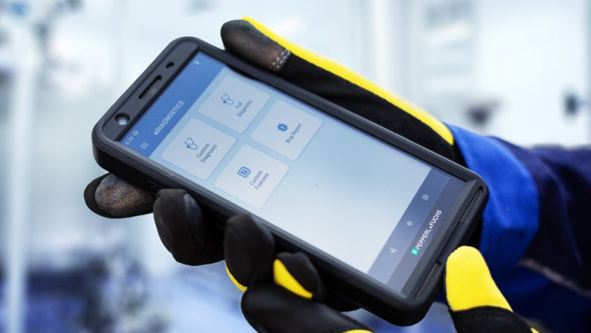 Smart-Ex 03 – nowy iskrobezpieczny smartfon 5G firmy Pepperl+Fuchs do cyfryzacji w obszarach zagrożonych wybuchem