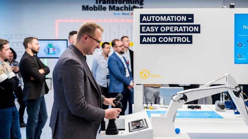 Otwarcie sali szkoleniowo-pokazowej - Mobile & Industrial World.