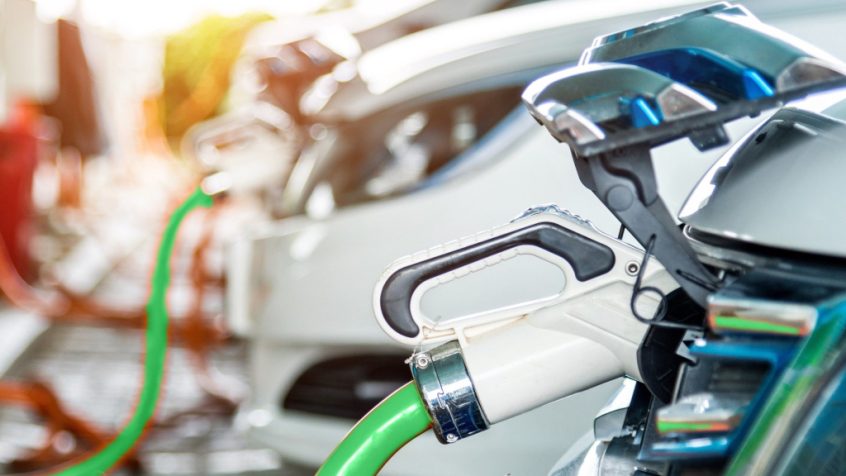 Farnell doładowuje stacje ładowania pojazdów elektrycznych zasobami dostępnymi online