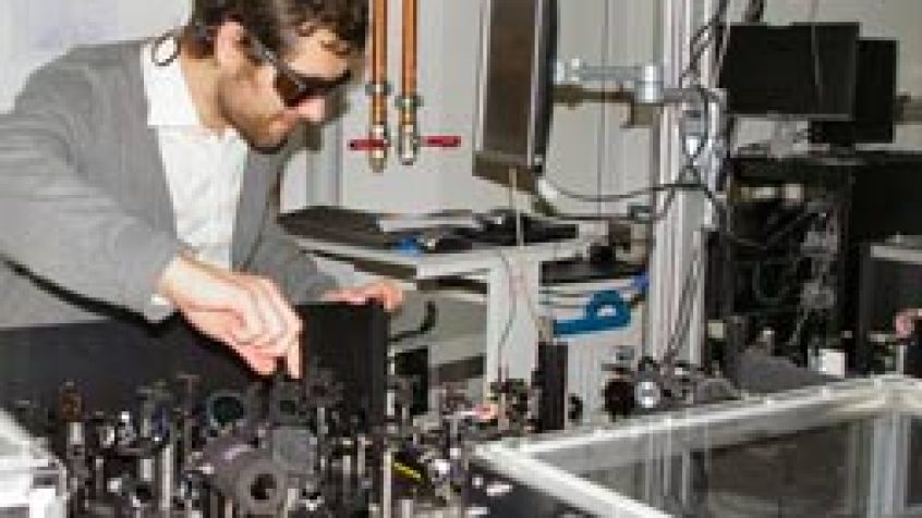 Andrea Cavalleri wykorzystał laser do stworzenia nadprzewodnika