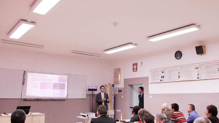 Oddana do użytku 15 lutego br. sala historyczna w ZSM w Łapach, jest drugą w Polsce salą lekcyjną dysponującą oświetleniem Philips SchoolVosion