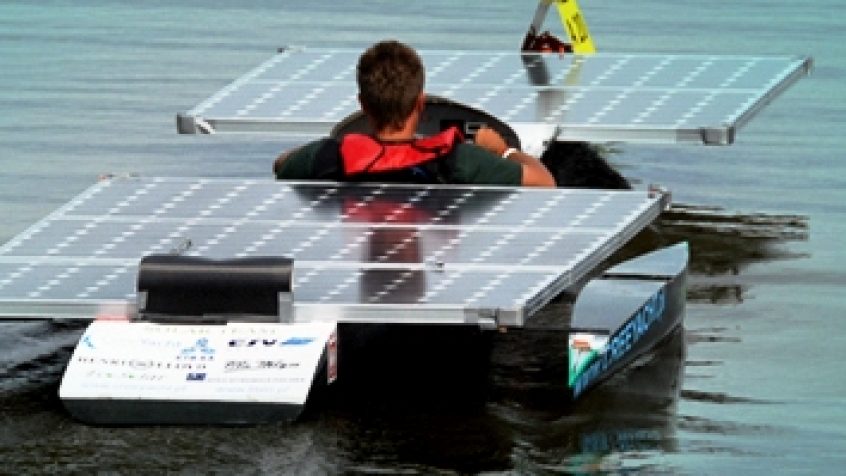 Solarna łódka Fiten Solar Team na targach żeglarskich Wiatr i Woda 2011
