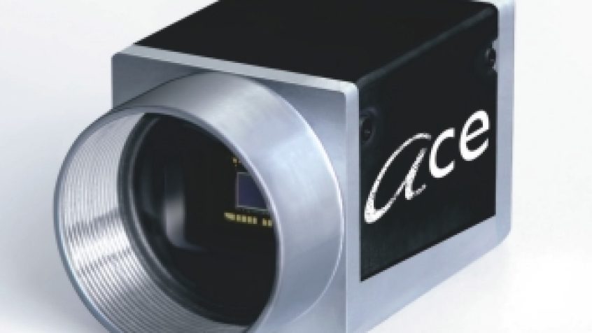 Nowe modele kamer Basler ace są wyposażone w 2- i 4-megapikselowe czujniki firmy CMOSIS, osiągające odpowiednio prędkość przy pełnej rozdzielczości do 340 i 180 ramek na sekundę. Dzięki globalnej migawce, mogą być z powodzeniem wykorzystywane do systemów z szybko poruszającymi się obiektami. Mimo wyposażenia w interfejs Camera Link spełniający opcjonalnie standard PoCL, nowe modele zachowały niezwykle mały rozmiar obudowy o podstawie 29 x 29 mm, czyniąc je najmniejszymi na świecie w klasie szybk