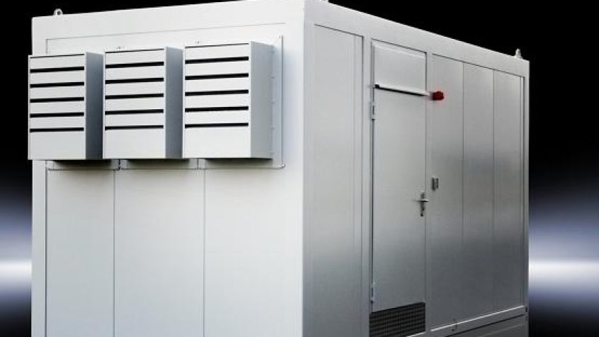 Przy wymiarach zewnętrznych 3m szerokości i 3,25m wysokości Rittal DCC są o około 60cm szersze i o ok. 65cm wyższe od standardu ISO.