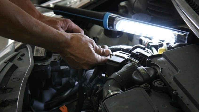 LED inspection lamp with docking station