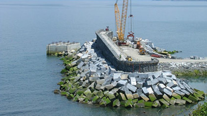 Pierwsza komercyjna elektrownia zasilana energią fal morskich w Mutriku