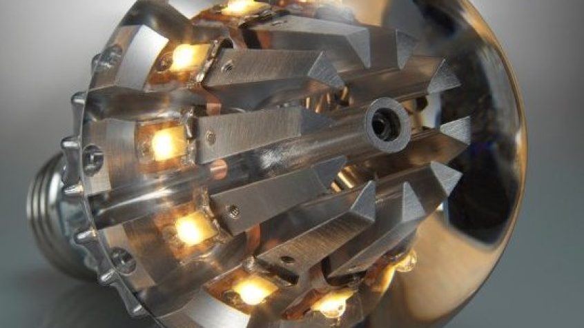 Rewolucyjny LED'owy zamiennik 100-watowej żarówki od SWITCH Lighting