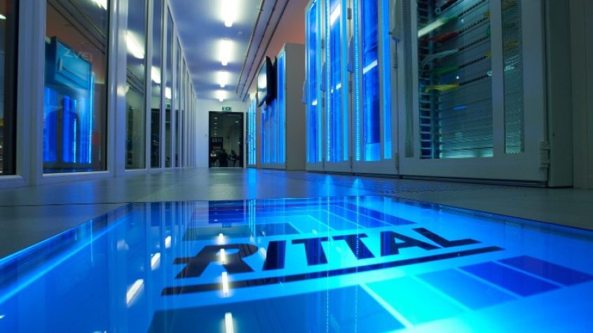 Na targach CeBIT 2012 firma Rittal prezentuje elastyczną platformę IT do budowy bezpiecznych Data Center o dowolnej wielkości