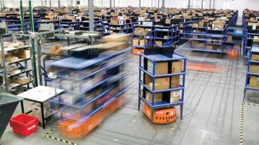 Roboty Kiva Systems w magazynie Amazon