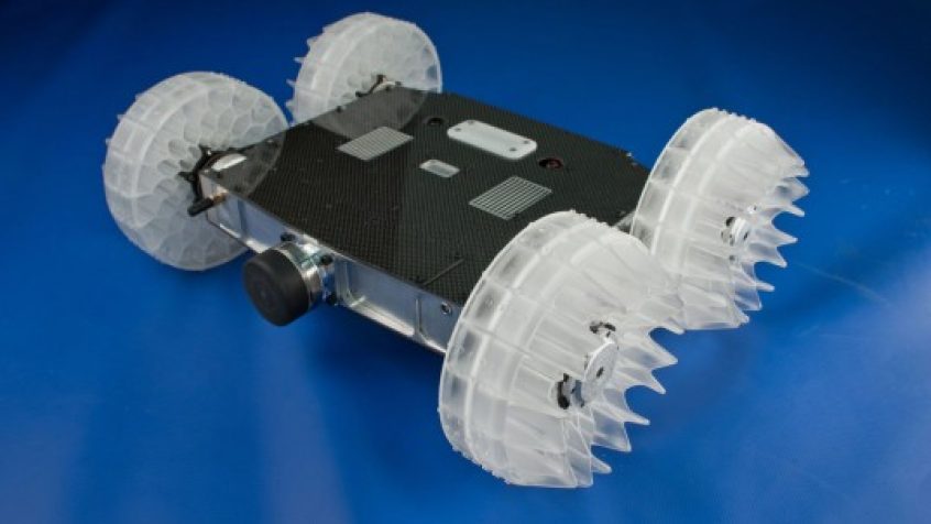 Robot Sand Flea potrafi wskoczyć na wysokość drugiego piętra