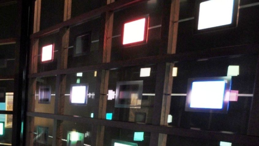 60 kolorów paneli OLED Sumitomo Chemical