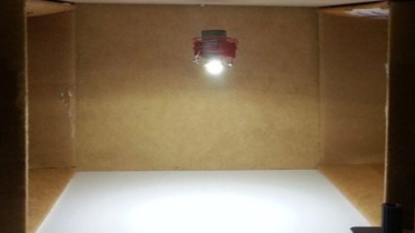 Bezprzewodowa lewitująca lampa LevLight‎
