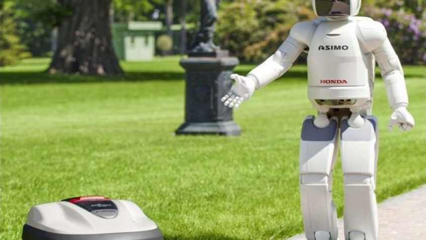 ASIMO przedstawia zrobotyzowaną kosiarkę Miimo