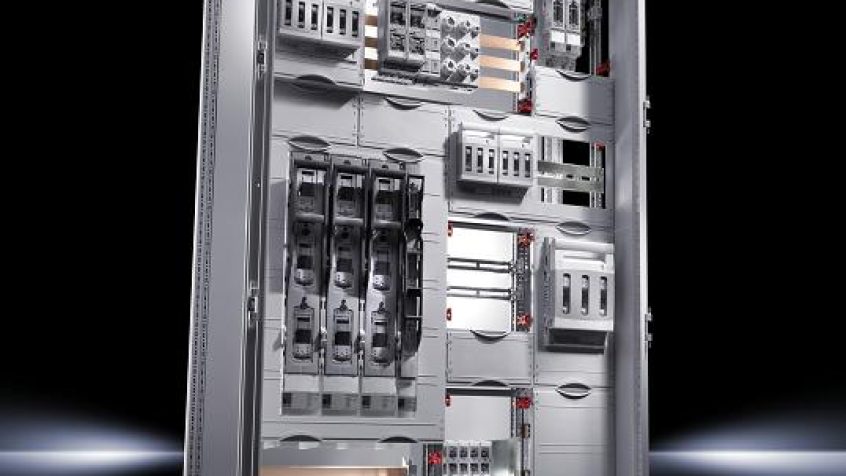 To, jak może wyglądać efektywny montaż, udowadnia Rittal w swoich nowych rozdzielniach instalacyjnych systemu modułowego Ri4Power