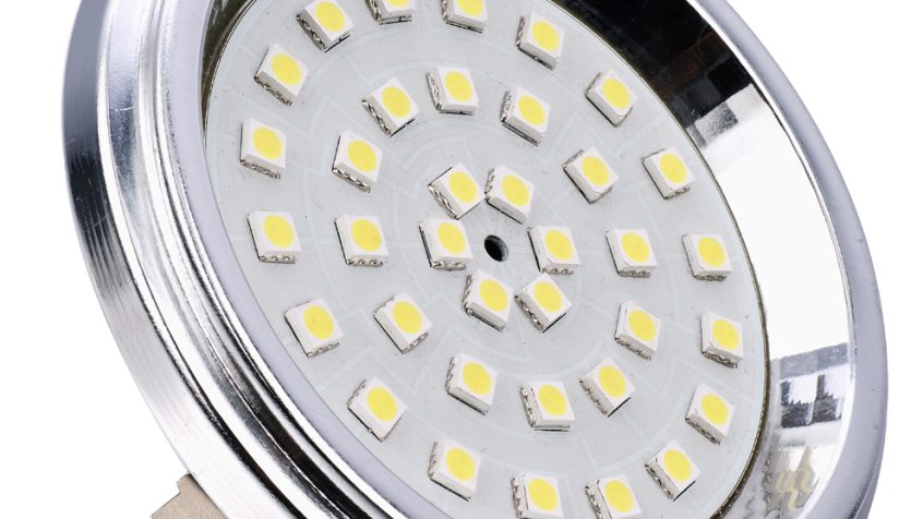 Lampa LED produkcji chińskiej