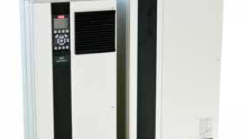 Nowy napęd D1h Frame VLT® Drive wymaga znacznie mniej miejsca niż dotychczasowe modele