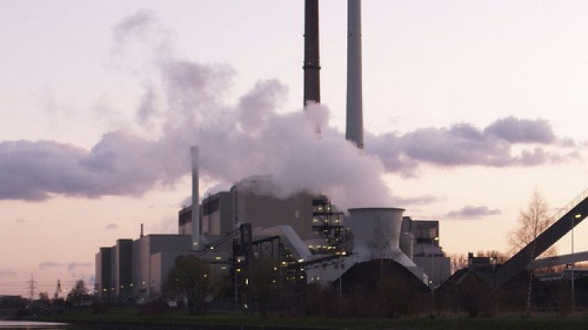Elektrownia węglowa w Datteln, Niemcy wydajność energetyczna plasuje się na poziomie 36-48% reszta 52-64% to straty cieplne